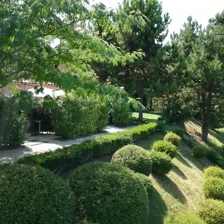 Le Jardin De Celina 4*