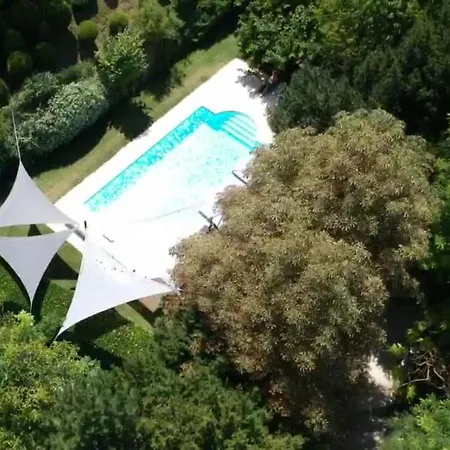 Le Jardin De Celina Bed and breakfast 3*