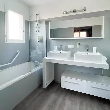 Le Jardin De Celina Alojamento de Acomodação e Pequeno-almoço Valensole