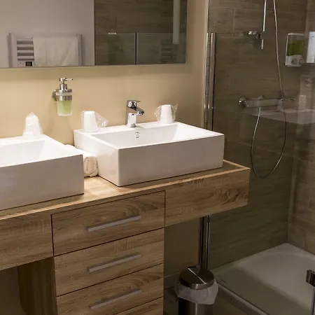 Le Jardin De Celina Alojamento de Acomodação e Pequeno-almoço Valensole