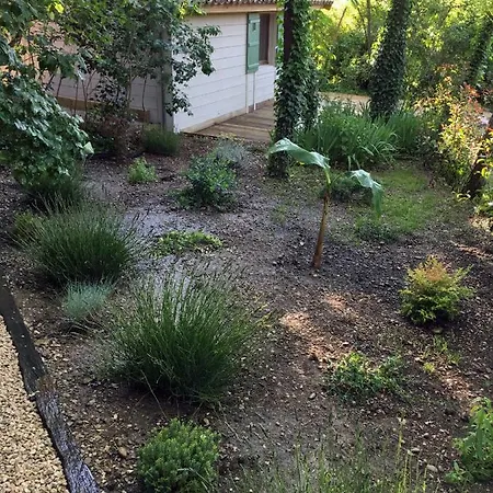 Le Jardin De Celina Alojamento de Acomodação e Pequeno-almoço 4*