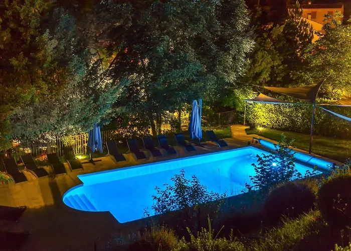 Le Jardin De Celina Couette-café 4*