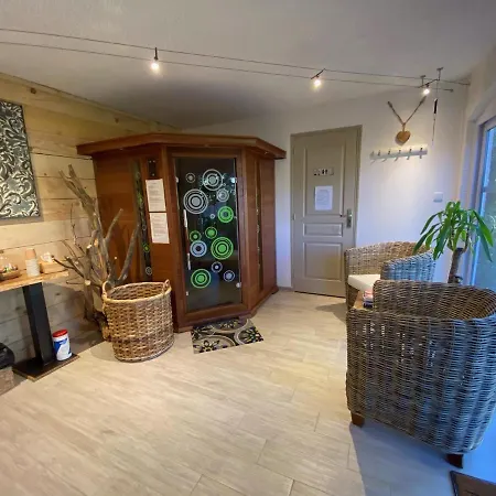 Le Jardin De Celina فندق مبيت وإفطار فالونسول