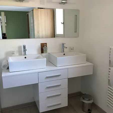 فندق مبيت وإفطار Le Jardin De Celina 4*