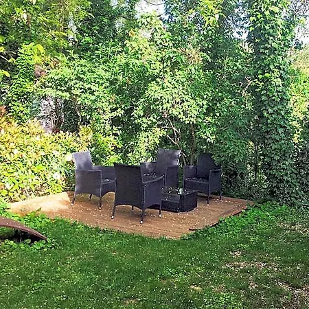 לינה וארוחת בוקר Le Jardin De Celina וואלנסול