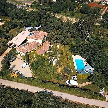 לינה וארוחת בוקר Le Jardin De Celina