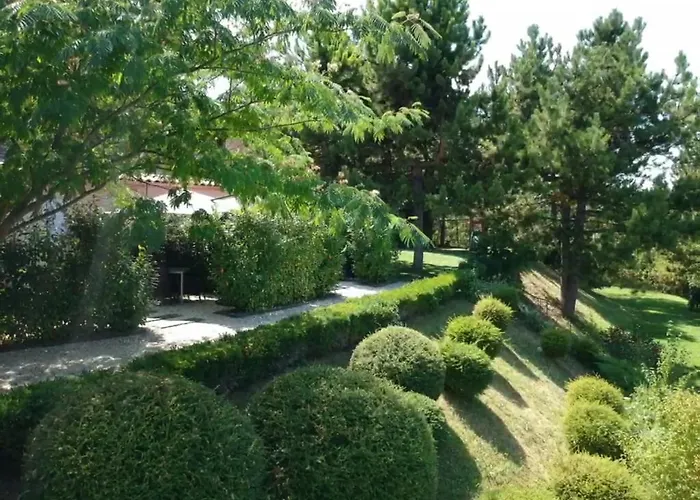 Le Jardin De Celina 4*