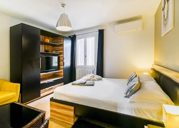 Le Jardin De Celina Valensole