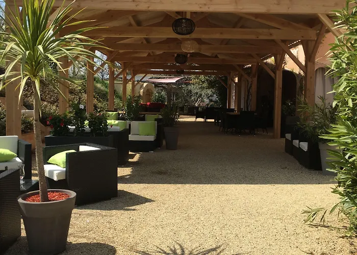 Le Jardin De Celina Bed & Breakfast