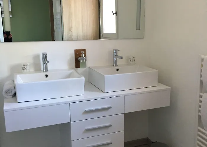 Bed & Breakfast Le Jardin De Celina 4*